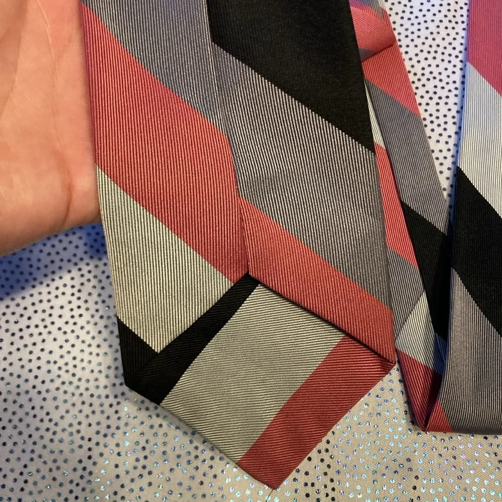 All Dacron men’s tie in excellent condition